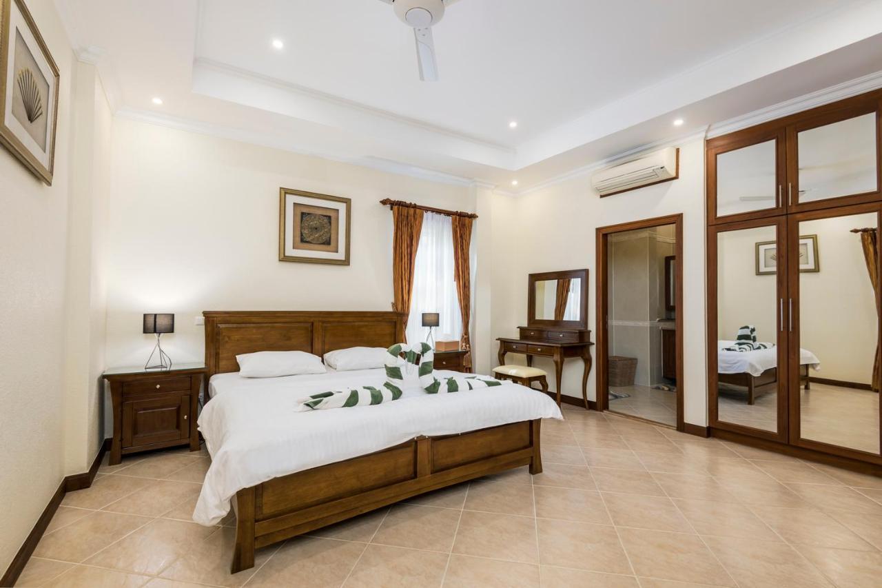 Village Austria Luxury Pool Villas Pattaya Exterior photo