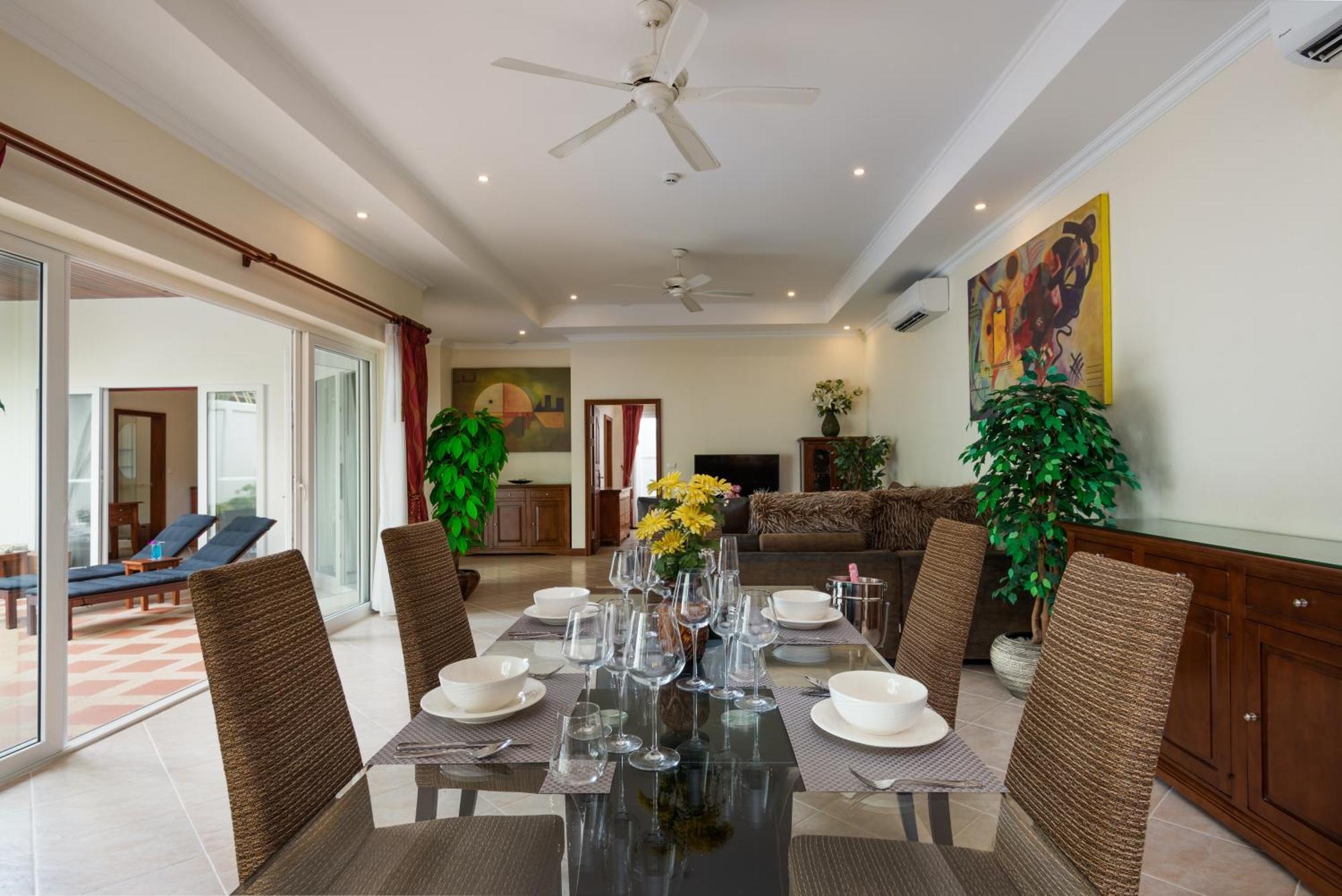Village Austria Luxury Pool Villas Pattaya Room photo