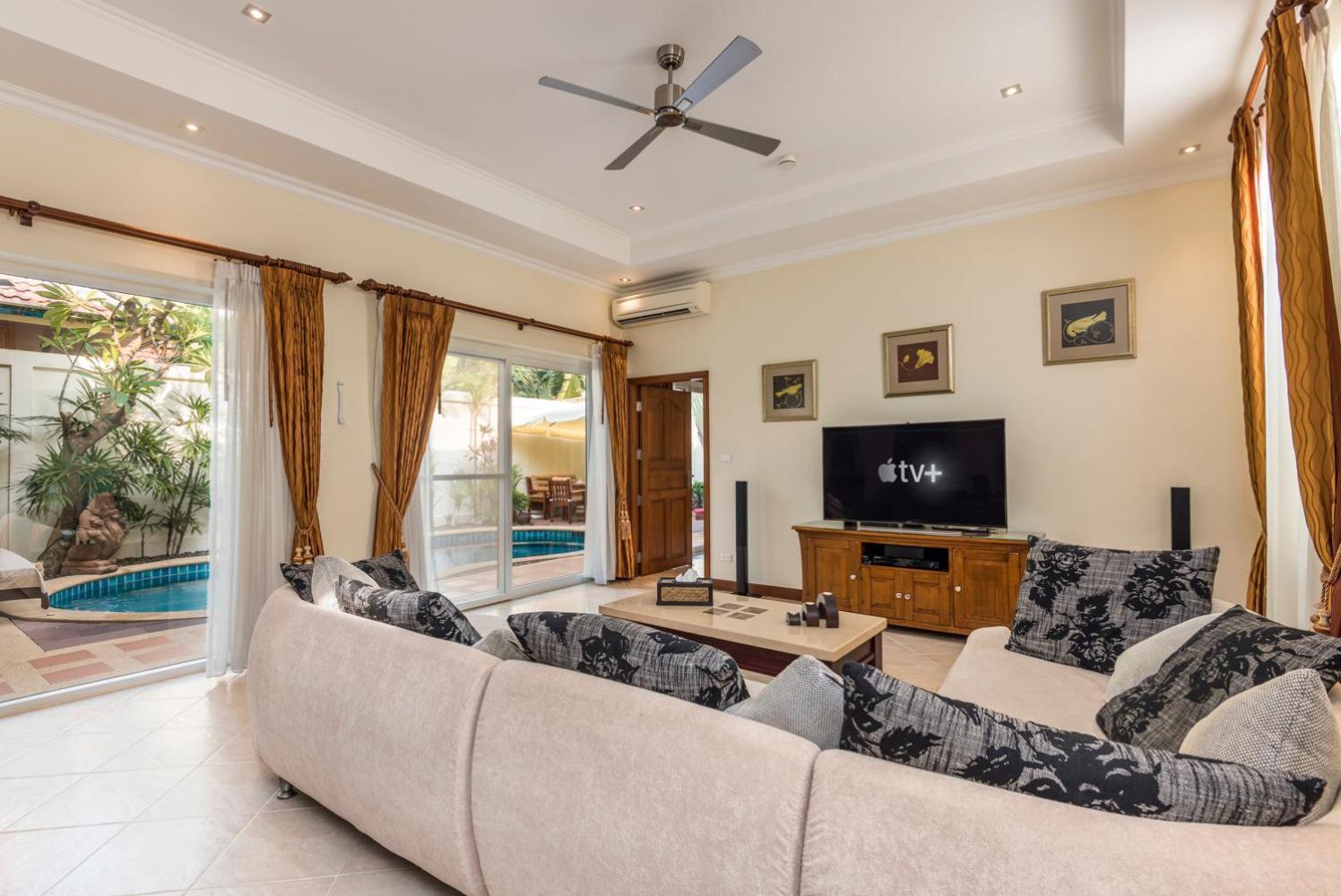 Village Austria Luxury Pool Villas Pattaya Exterior photo