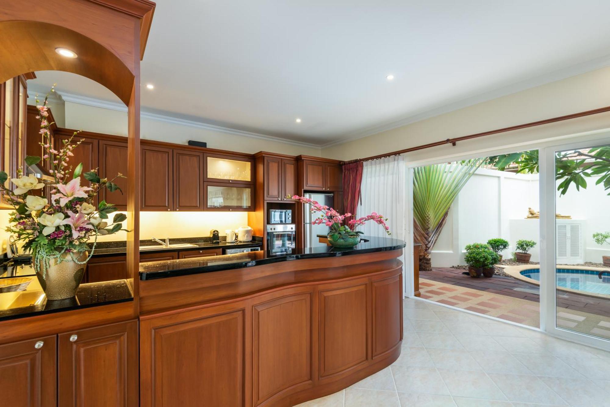 Village Austria Luxury Pool Villas Pattaya Exterior photo