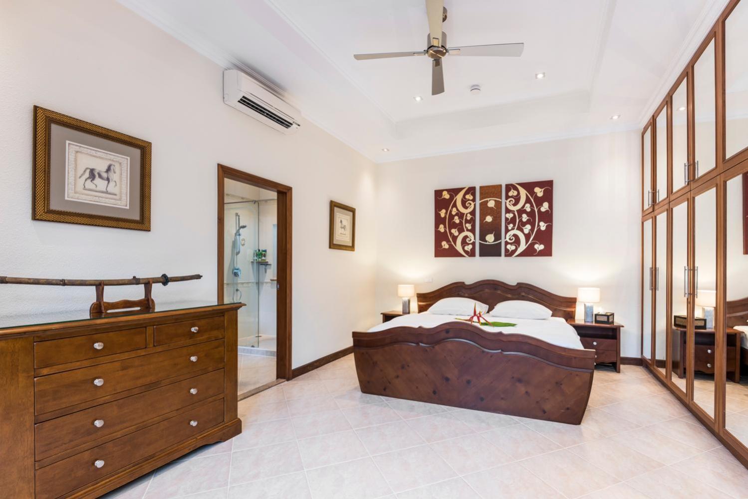 Village Austria Luxury Pool Villas Pattaya Exterior photo