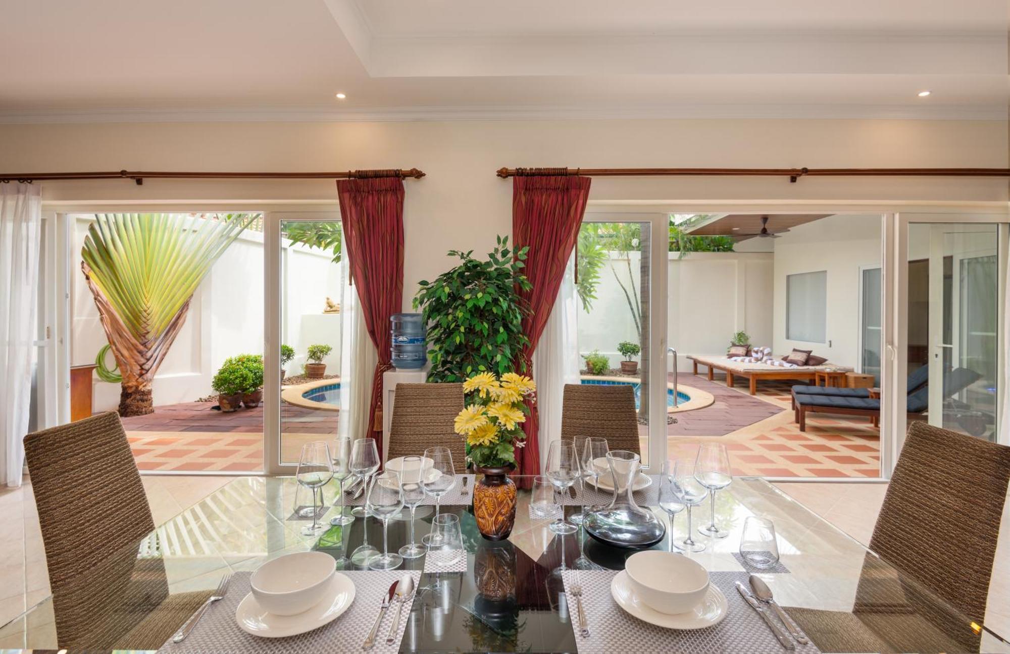 Village Austria Luxury Pool Villas Pattaya Exterior photo